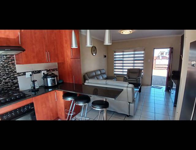 3 BEDROOM TOWNHOUSE FOR SALE IN MARELDEN
